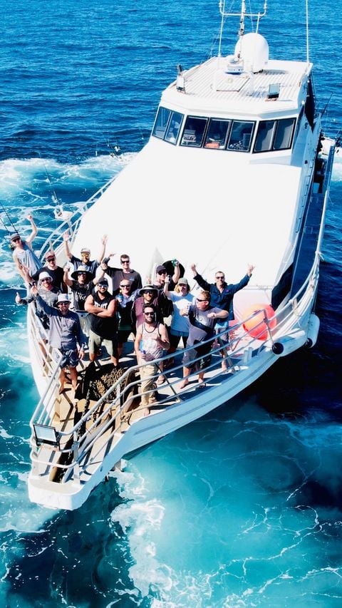 Luxury boat hire Perth western australia booking